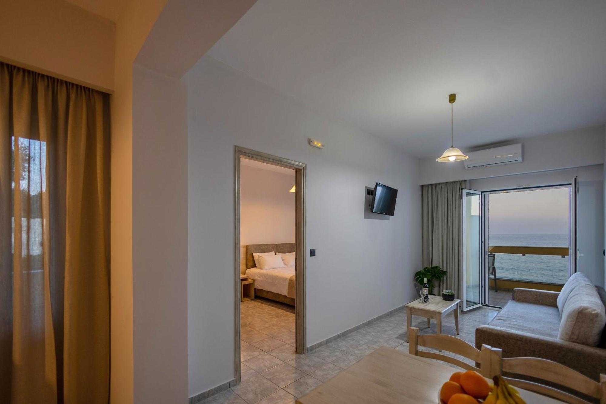 Santa Marina Apartments Родакіно Екстер'єр фото